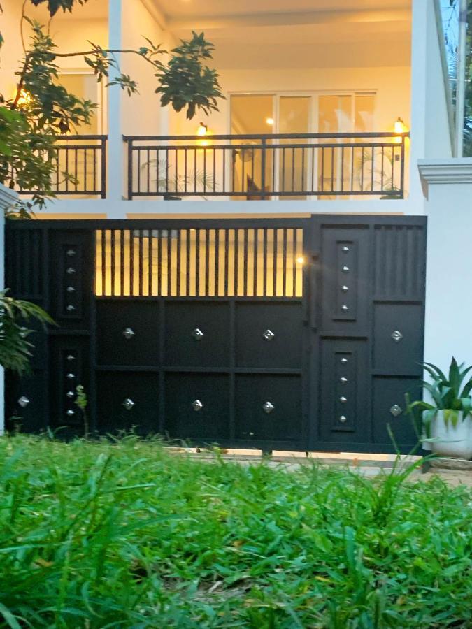 Golden Wave Hotel Ahangama Ngoại thất bức ảnh