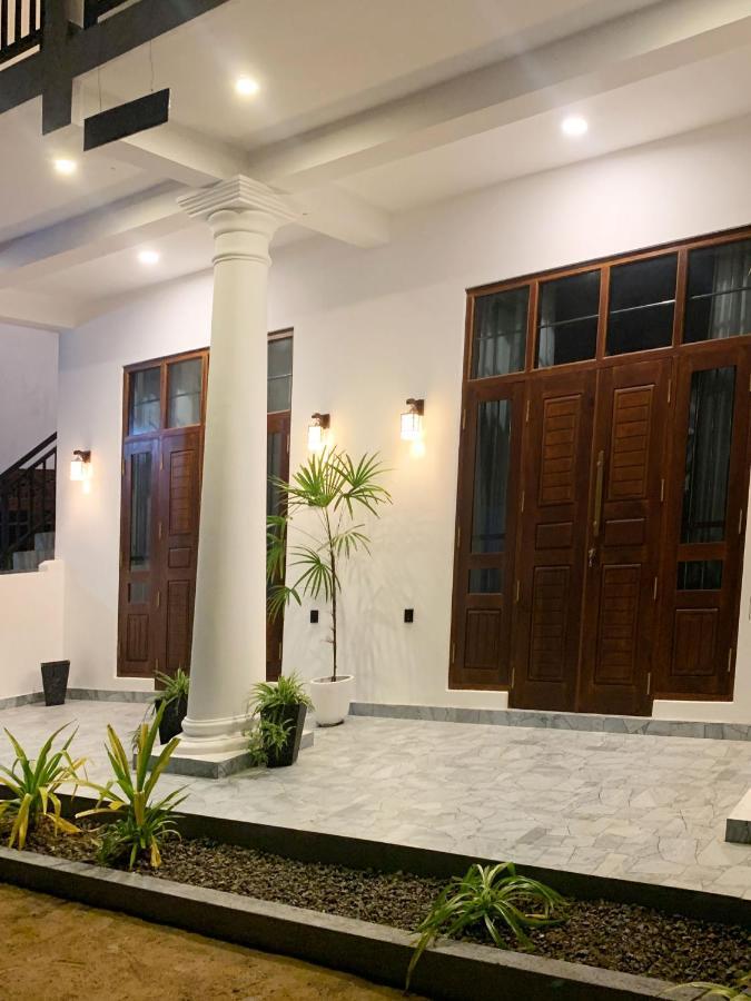 Golden Wave Hotel Ahangama Ngoại thất bức ảnh