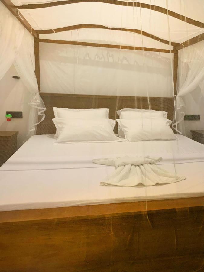 Golden Wave Hotel Ahangama Ngoại thất bức ảnh