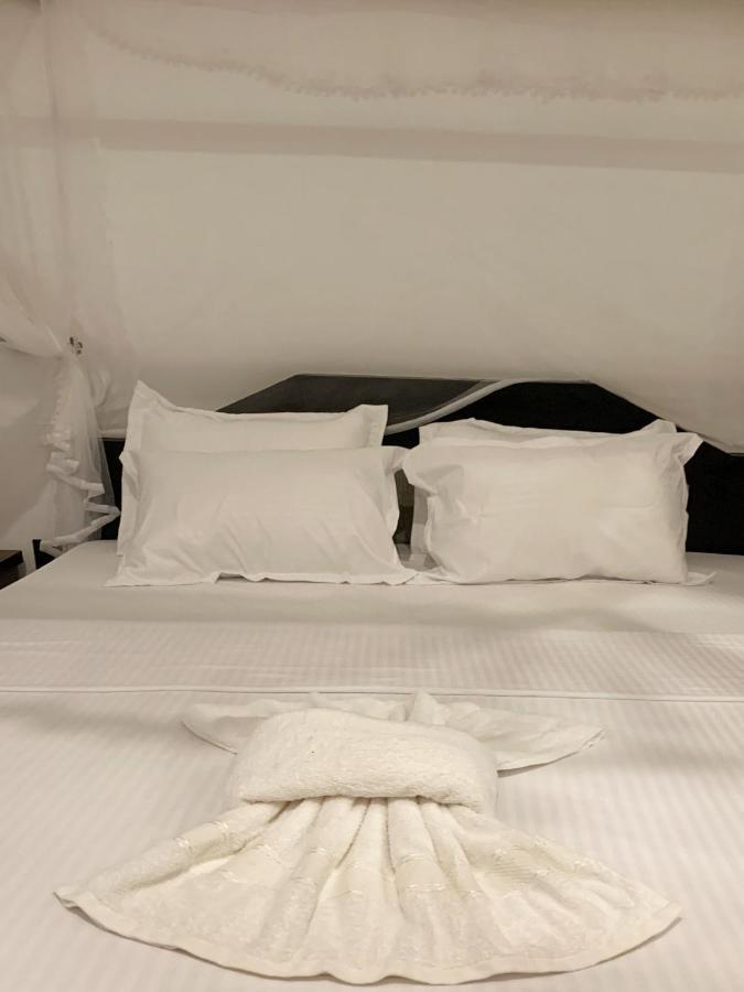 Golden Wave Hotel Ahangama Ngoại thất bức ảnh