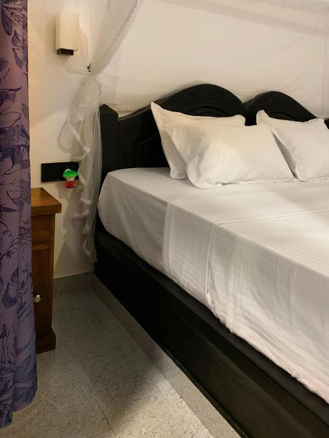 Golden Wave Hotel Ahangama Ngoại thất bức ảnh