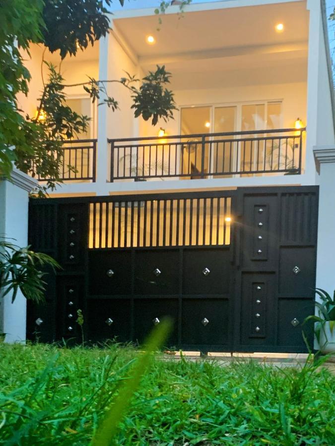 Golden Wave Hotel Ahangama Ngoại thất bức ảnh