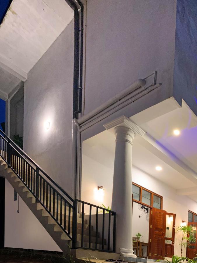 Golden Wave Hotel Ahangama Ngoại thất bức ảnh