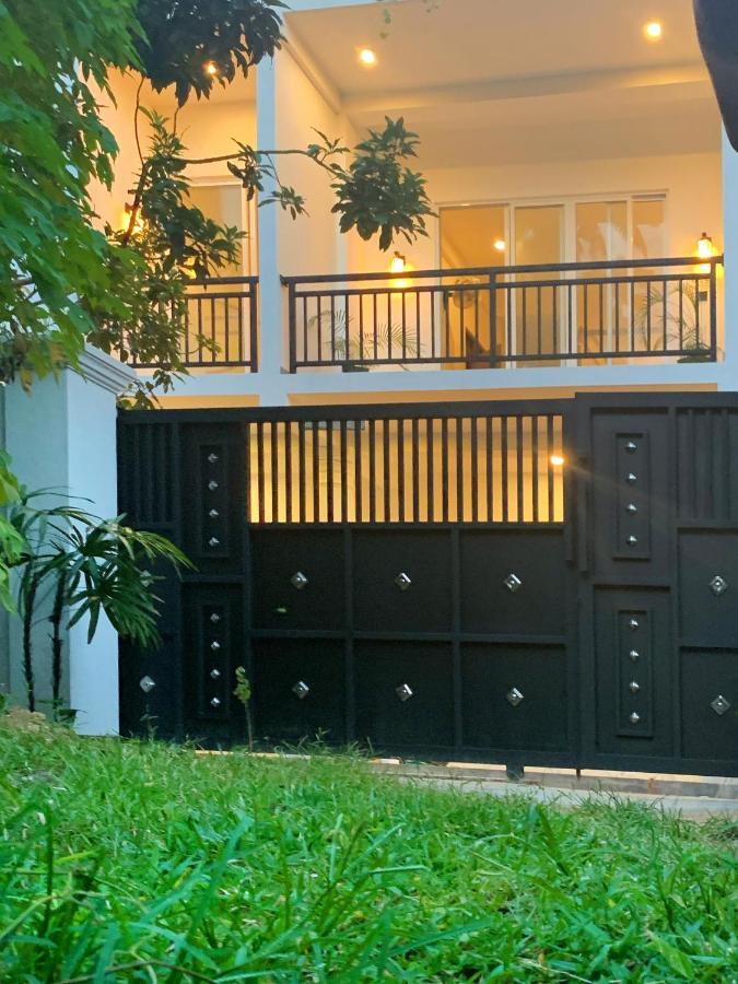Golden Wave Hotel Ahangama Ngoại thất bức ảnh